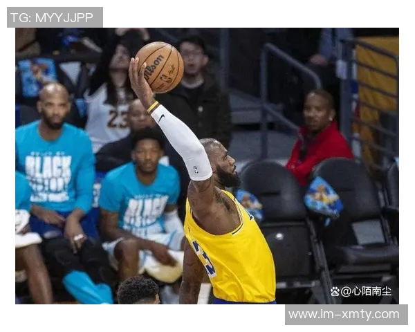 詹姆斯状态回暖近10场比赛表现抢眼场均25分助力球队重回巅峰